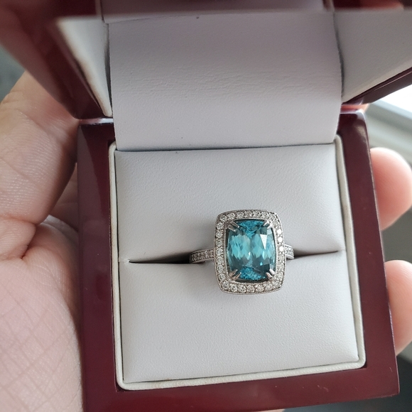 Stunning Blue Zircon Diamond Ring ๐ ๐ - Picture 7 of 15